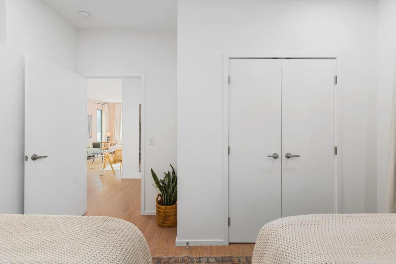 Penthouse With Patio Walk To Downtown 3 Bedrooms 5 Beds Nashville Exterior photo