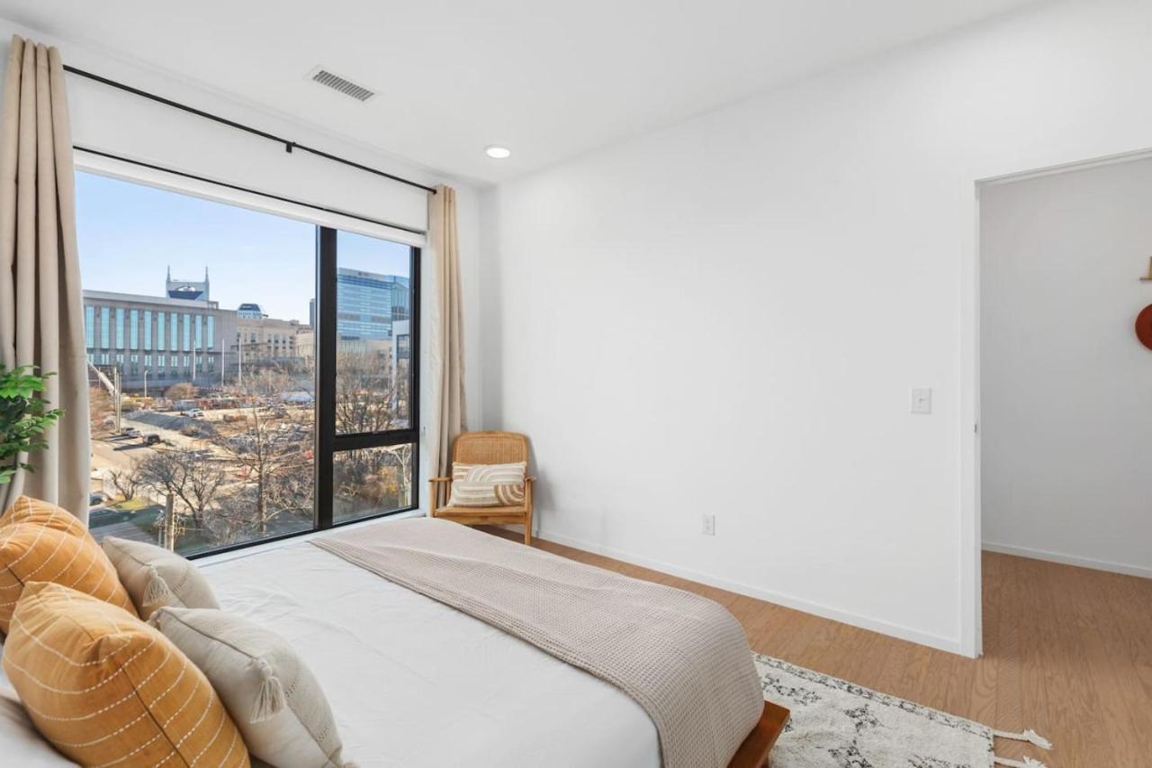 Penthouse With Patio Walk To Downtown 3 Bedrooms 5 Beds Nashville Exterior photo