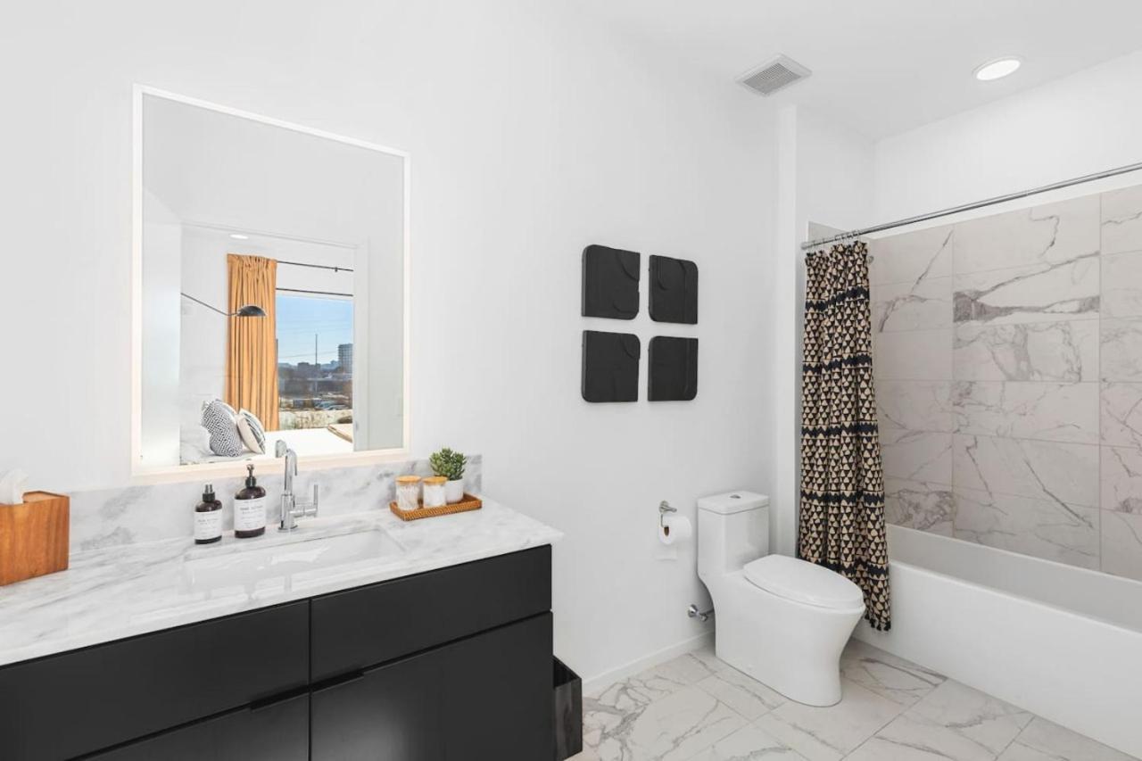 Penthouse With Patio Walk To Downtown 3 Bedrooms 5 Beds Nashville Exterior photo