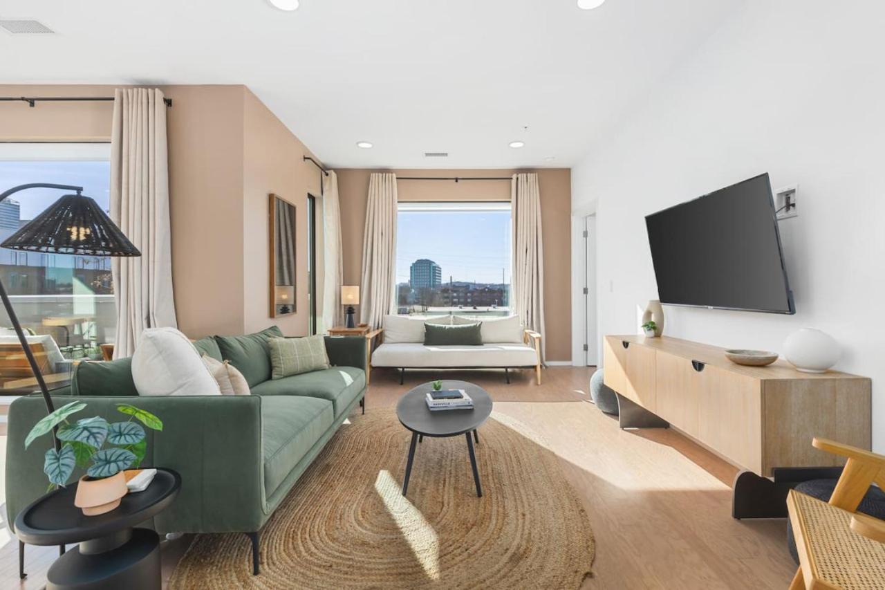 Penthouse With Patio Walk To Downtown 3 Bedrooms 5 Beds Nashville Exterior photo