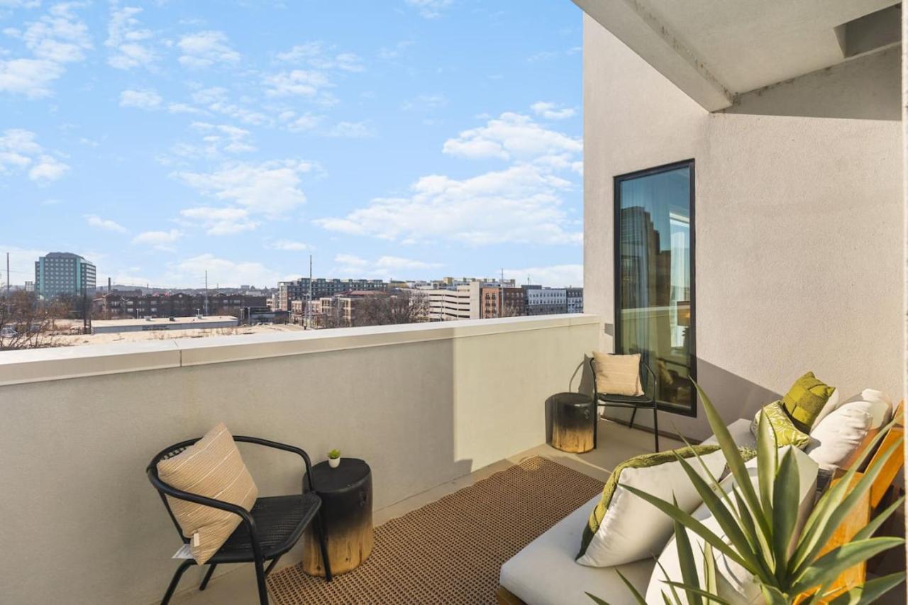 Penthouse With Patio Walk To Downtown 3 Bedrooms 5 Beds Nashville Exterior photo
